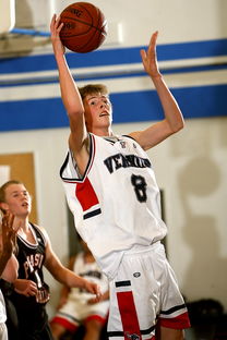 九游下载中心-中国足球比赛中球员接球与传球效率对比分析，足球传接球的指导要点