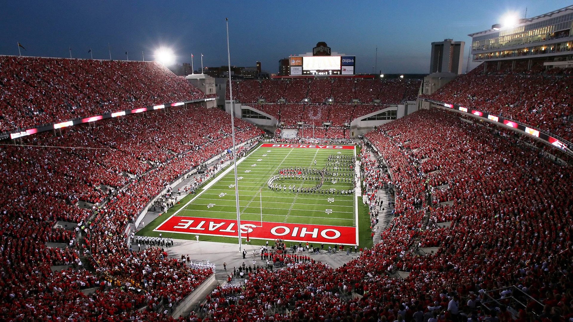 九游娱乐官网 (JIUYOU)-准女老师就这素质？教资考试女生占男厕事件引发思考